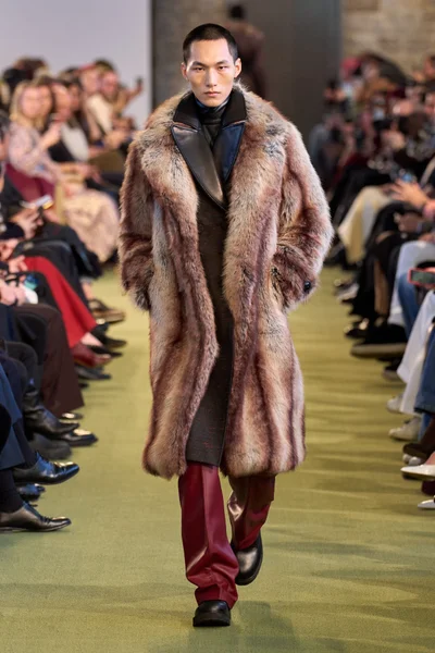 Look 5
